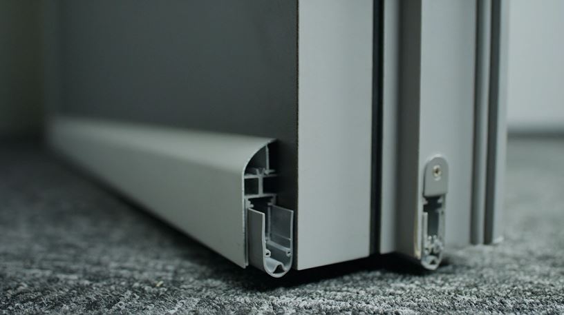 Dobbel hev-senk terskel